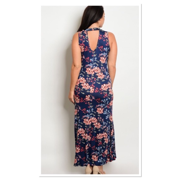 🎉HP🎉FLORAL CHOKER MAXI DRESS - Picture 2 of 4